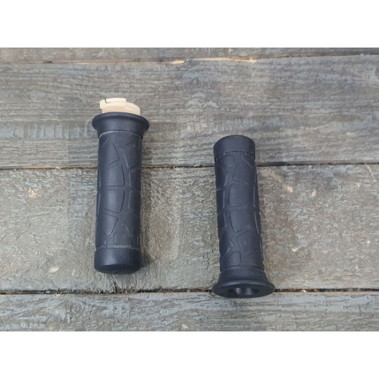 Грипсы 22,8 мм INFLAME GIRAFFE, левая+правая сторона, для руля 22 мм, цвет черный