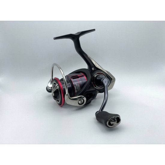 Катушка безынерционная Daiwa 17 Fuego LT 2000D