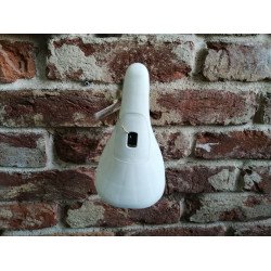 Седло BMX PIVOTAL, 222x123мм, белое, пластиковое, с логотипом "VELO". VL-7101 WHITE Седло BMX PIVOTAL, 222x123мм, белое, пластиковое, с логотипом "VELO". VL-7101 WHITE