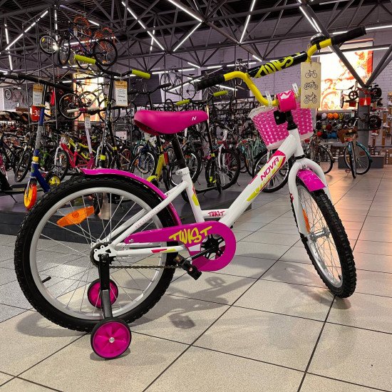 Велосипед Novatrak 20" TWIST белый, тормоз нож., крылья корот., корзина, защита А-тип