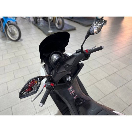 Скутер Vento MAX RS 200 см3 с ПТС Скутер Vento MAX RS 200 см3 с ПТС