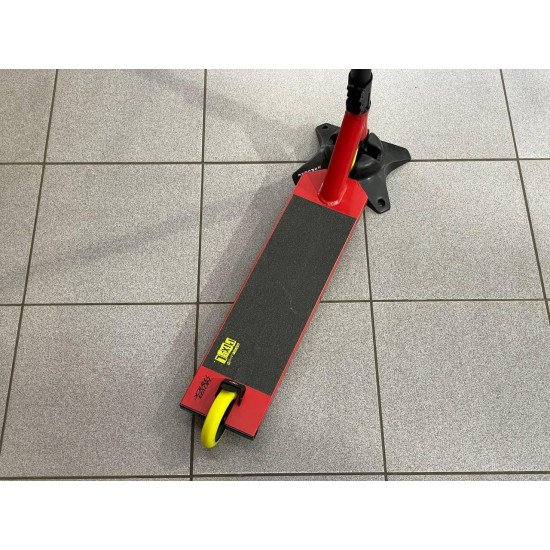 Самокат NOVATRACK PIXEL 90, PU колеса 110 мм с алюмин.ободом, красный
